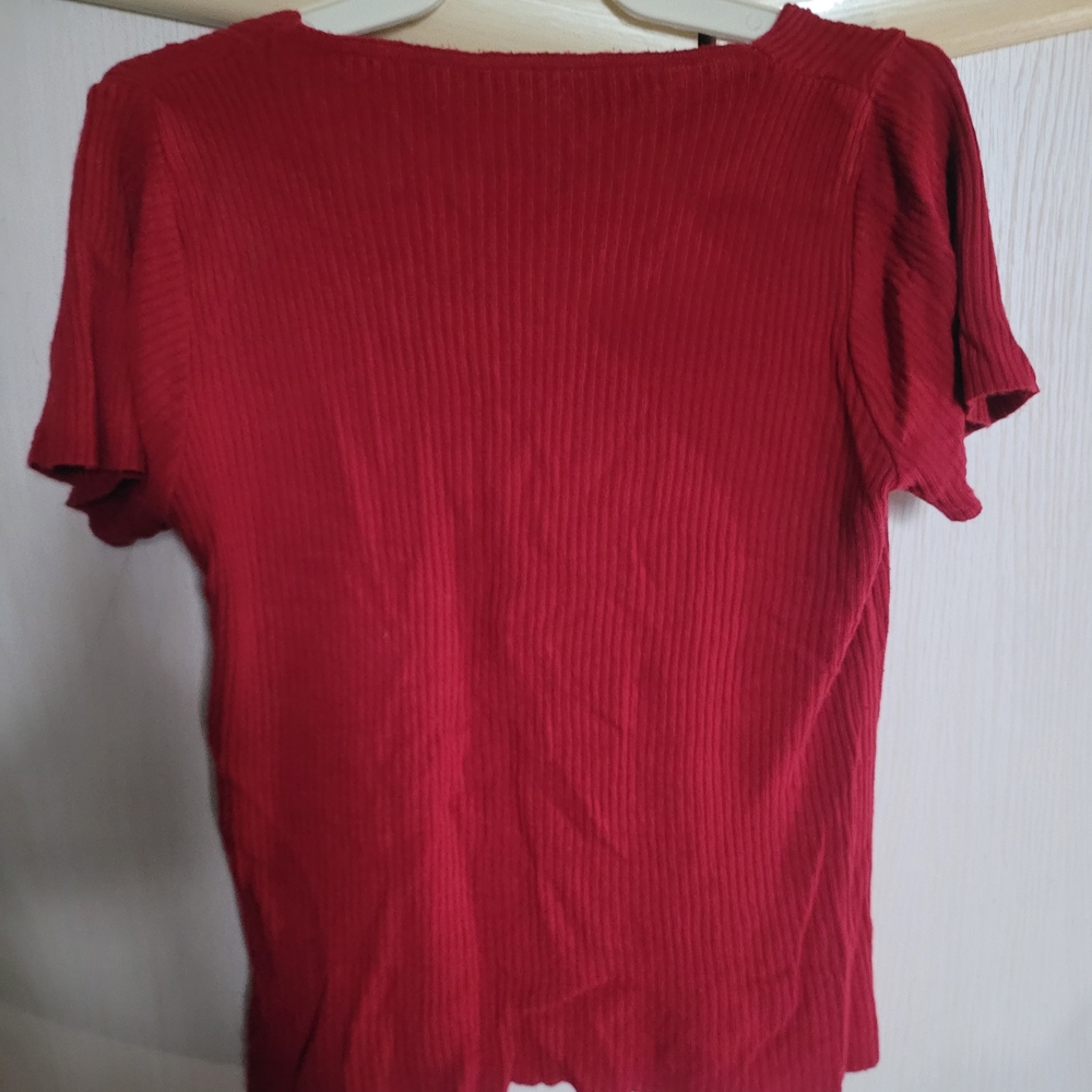 Classic Ribbed V-Neck Women's Top - Red - Picture 2 of 2